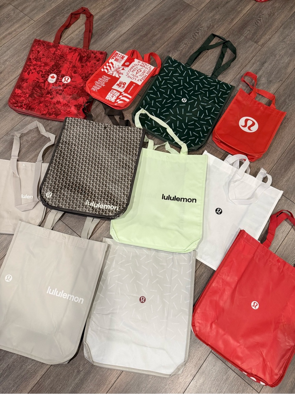 12 Lululemon Reusable Tote Bag set - Red and Mint Options
